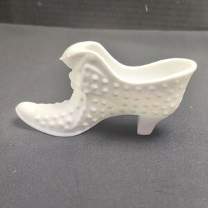 Fenton White Milk Glass Cat Slipper Shoe Decor Trinket Holder